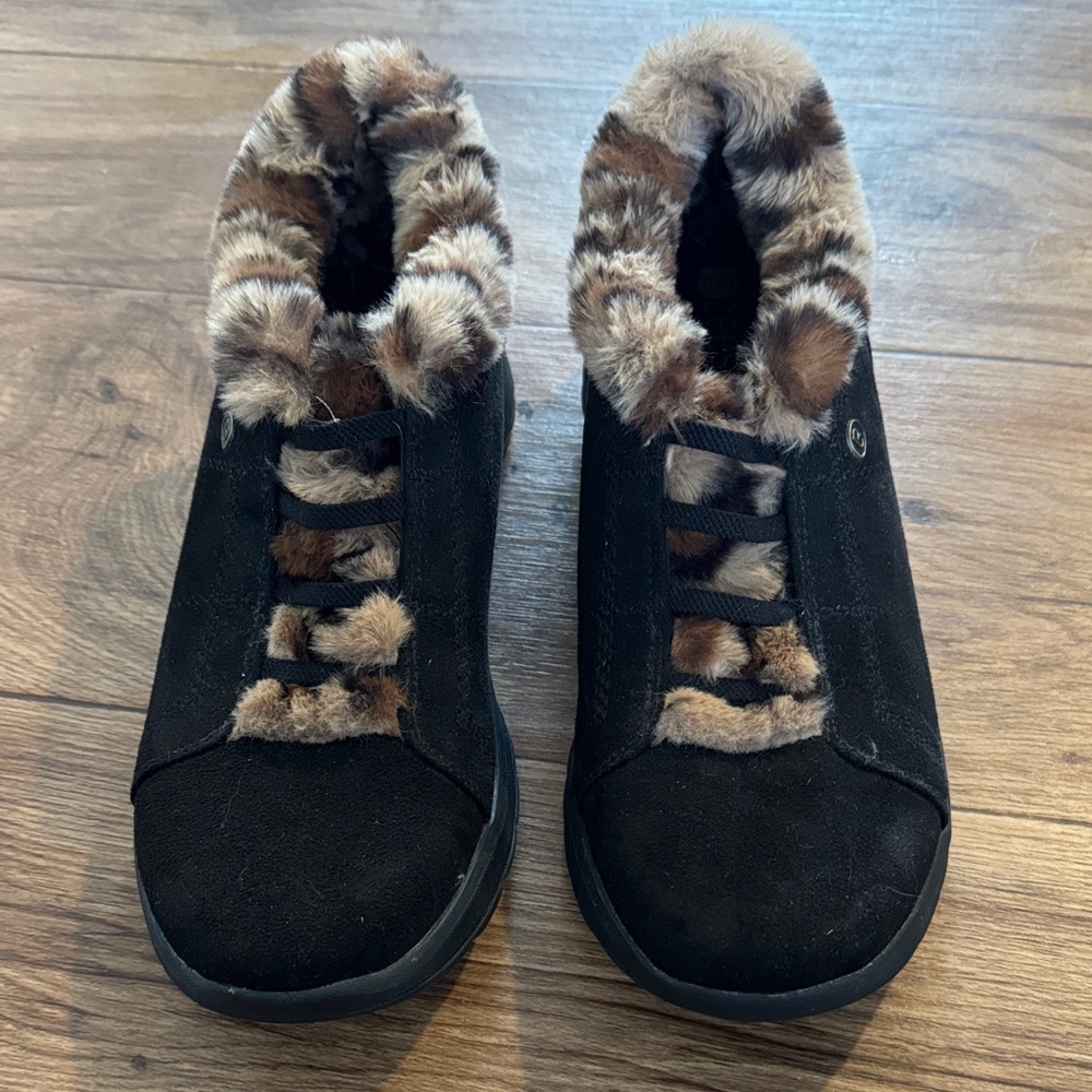 Bzees Black Faux Fur Lined Sneakers